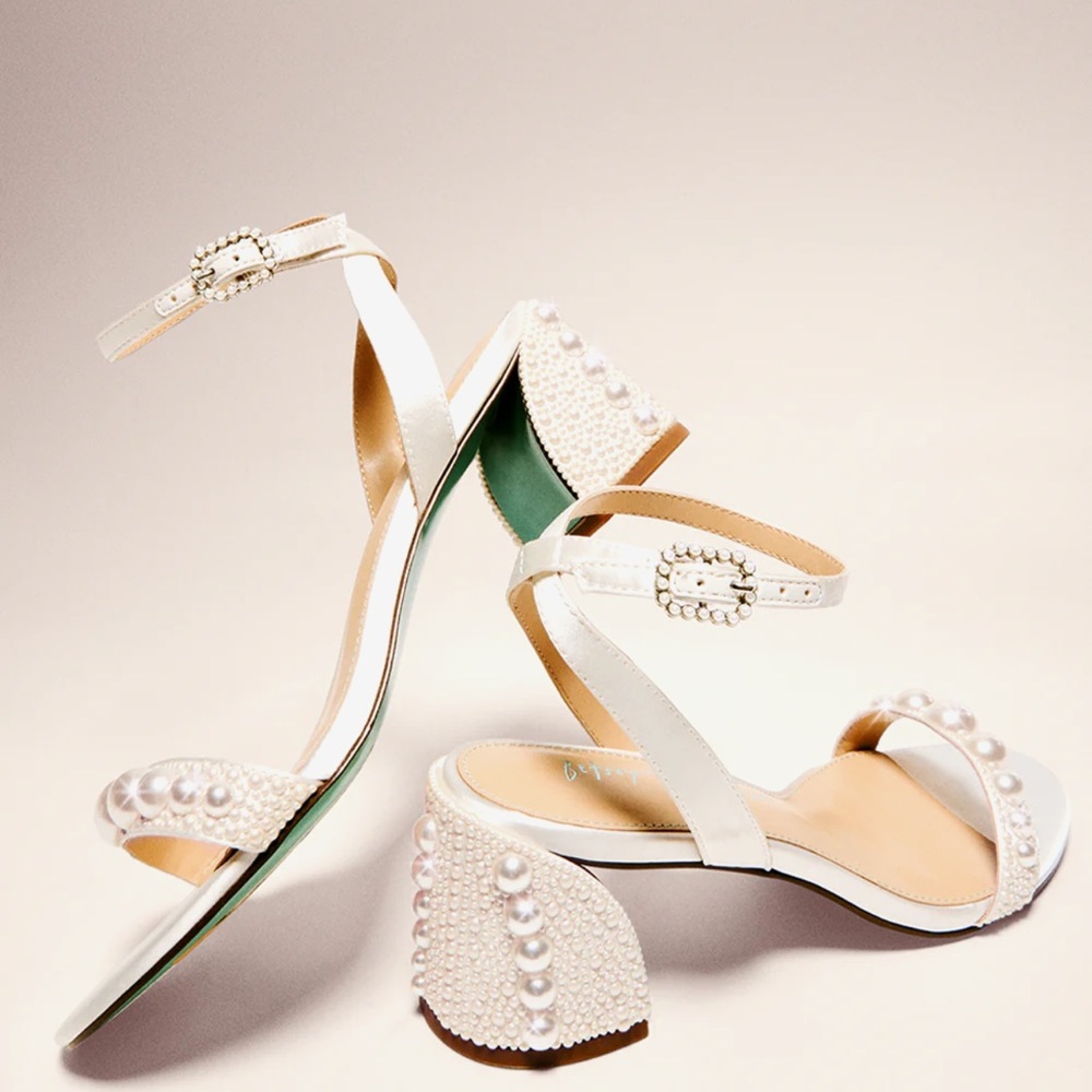 Betsey Johnson White Chic Heels